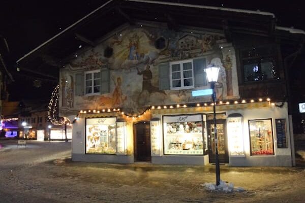 Garmisch-Partenkirchen nos Alpes da Alemanha