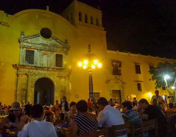 Plaza de Santo Domigo: dica sobre o que fazer em Cartagena