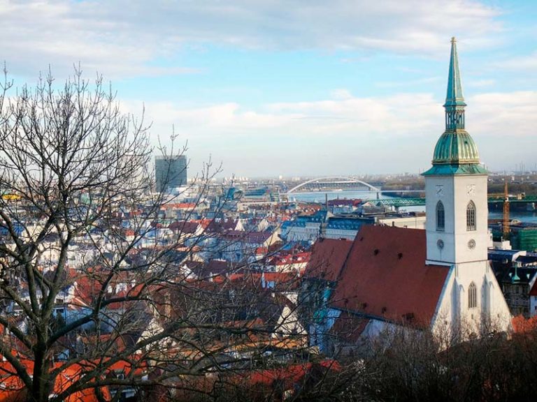 Vista do Castelo de Bratislava, atração excelente em roteiro de 1 dia em Bratislava