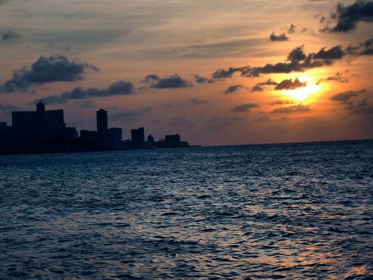 Pôr do Sol no Malecón: dica imperdível sobre o que fazer em Havana