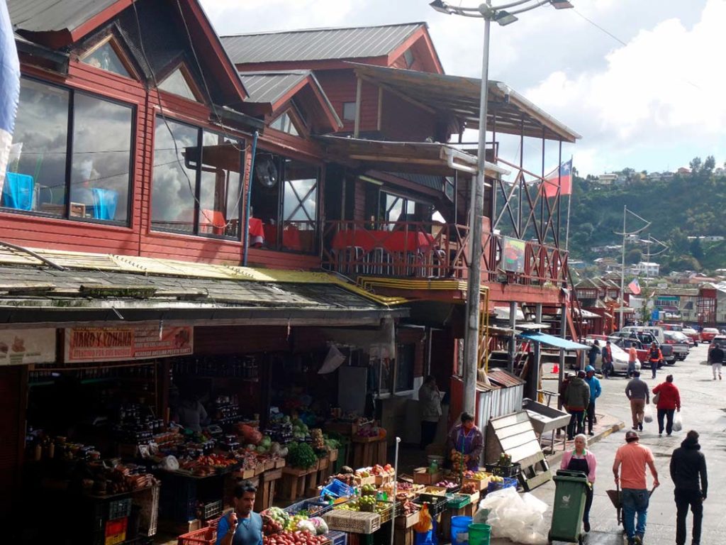 Palafitos no Mercado Angelmo, Puerto Montt, Lagos Andinos