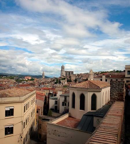O que fazer em Girona: ver a cidade de cima das muralhas