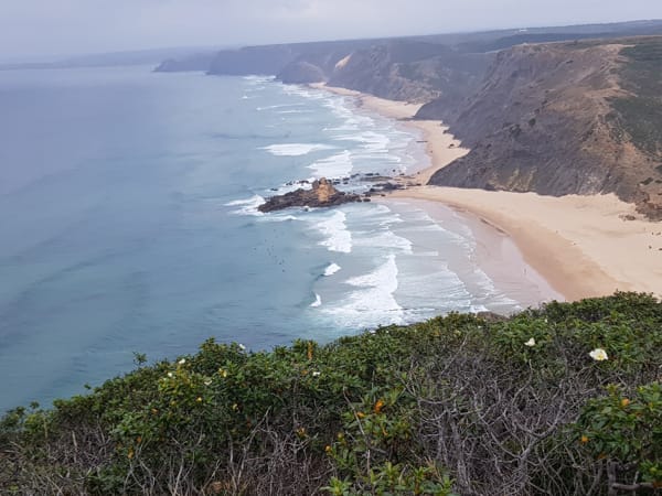Visual da Praia da Cordoama e da Praia do Castelejo, nos arredores de Sagres, em Portugal