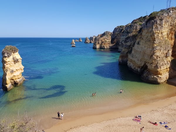 Praia de Dona Ana: dica sobre o que fazer no Algarve