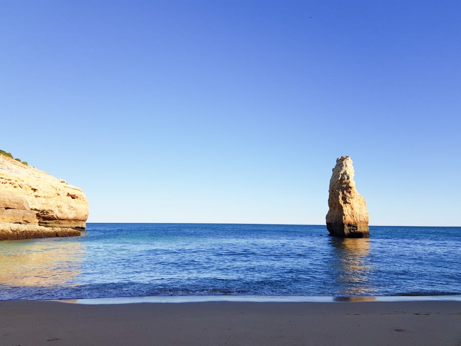 Praia do Carvalho, Lagoa: o que fazer e onde ficar no Algarve
