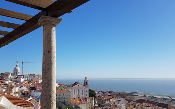 Miradouro de Santa Luzia: o mais charmoso miradouro de Lisboa