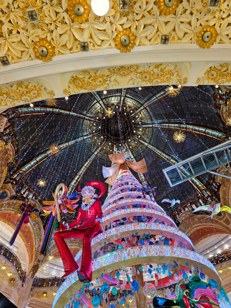 Árvore das Galeries Lafayette: atração imperdível do Natal em Paris