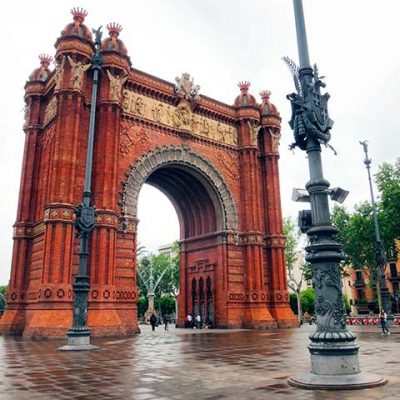 Arco do Triunfo: atração visitada no roteiro em Barcelona